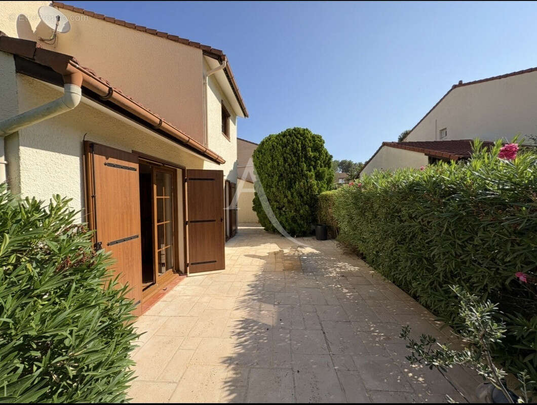 Maison familiale de 110 m² avec 4 chambres et beau terrain de 445 m² - photo 4