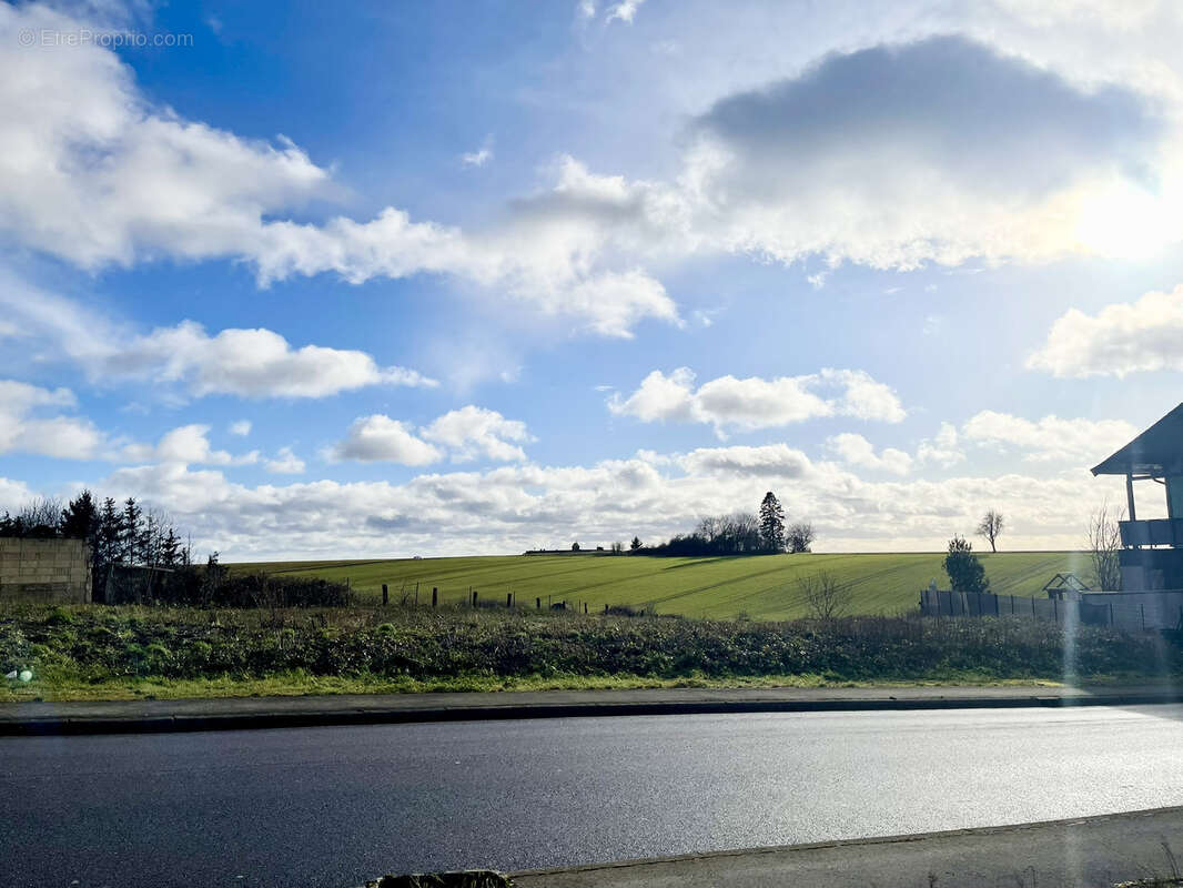 Terrain à MALAVILLERS