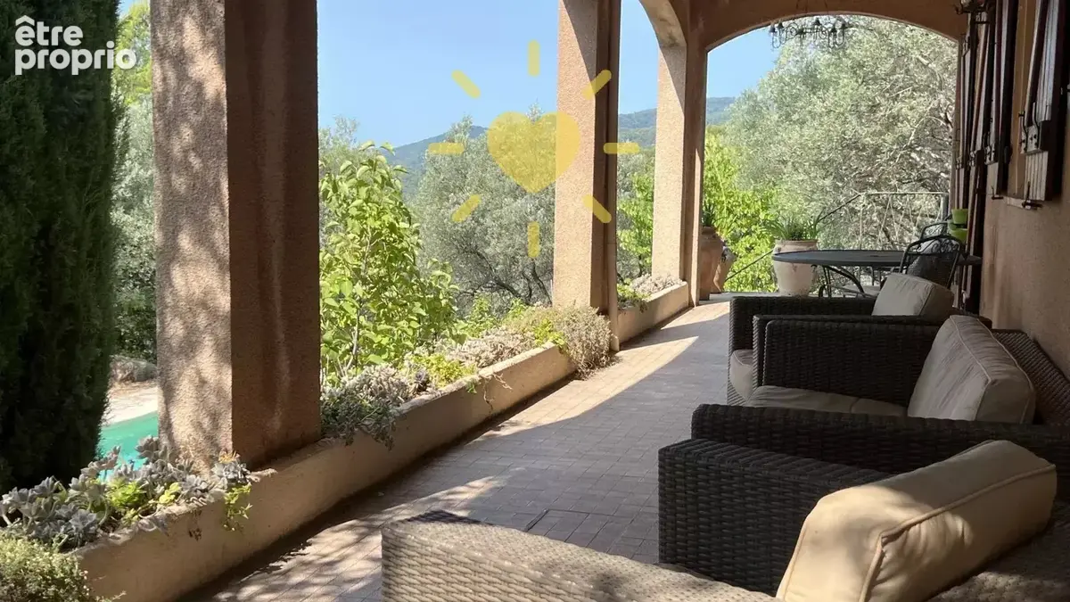 CLAVIERS : Jolie villa avec piscine et vue panoramique - photo 32