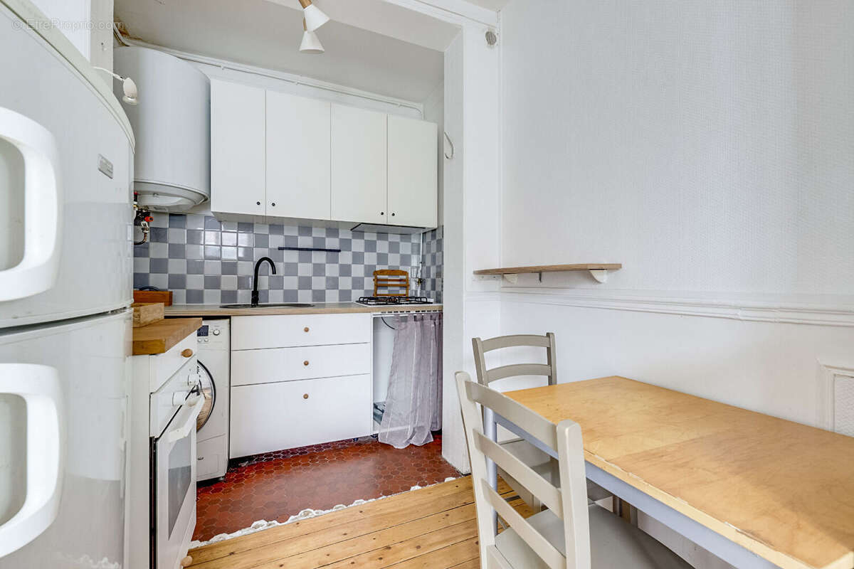 Appartement à PARIS-14E