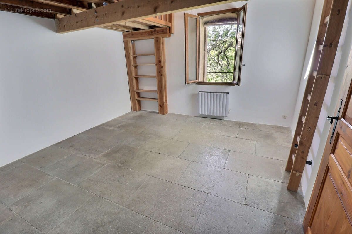 Maison à SAINT-BAUZILLE-DE-MONTMEL