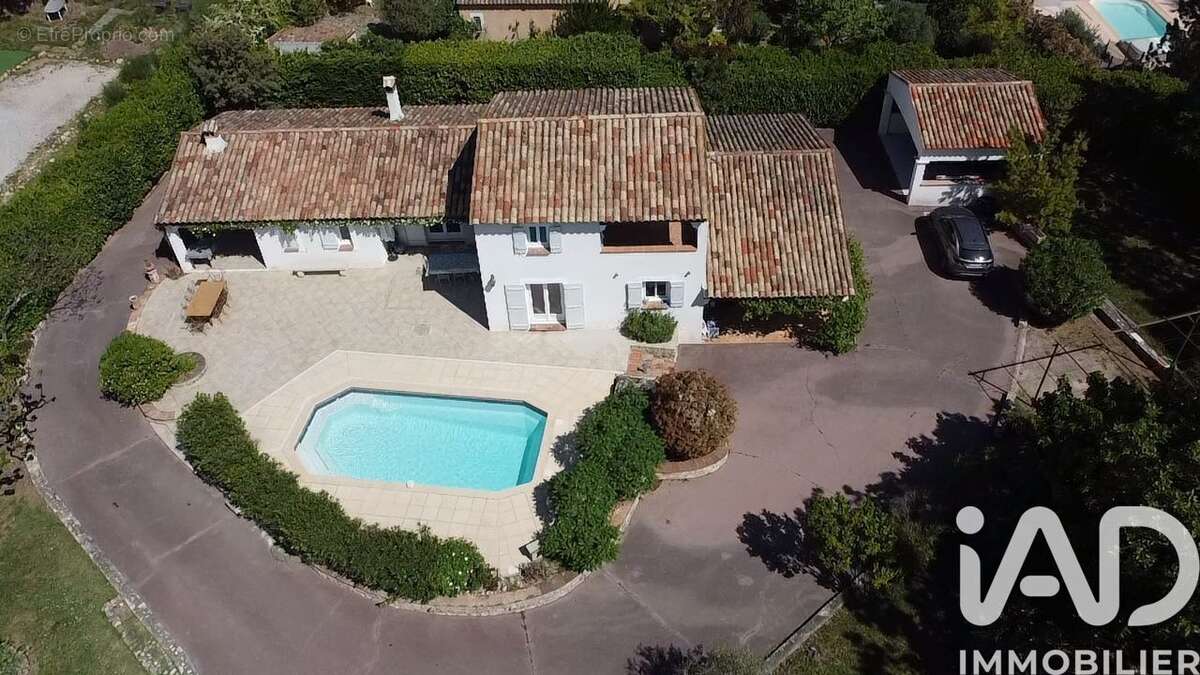 Maison 170 m² à Montauroux  - photo 4