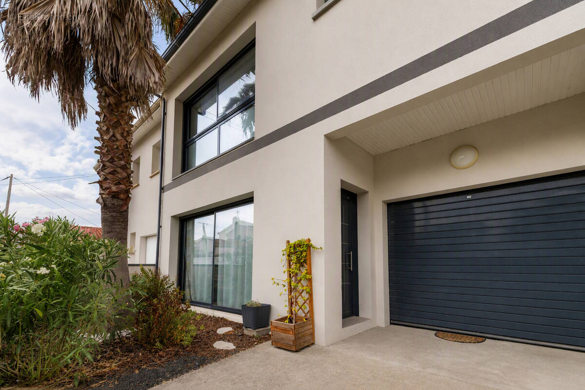 Photo Maison à Begles au prix de 549 000€