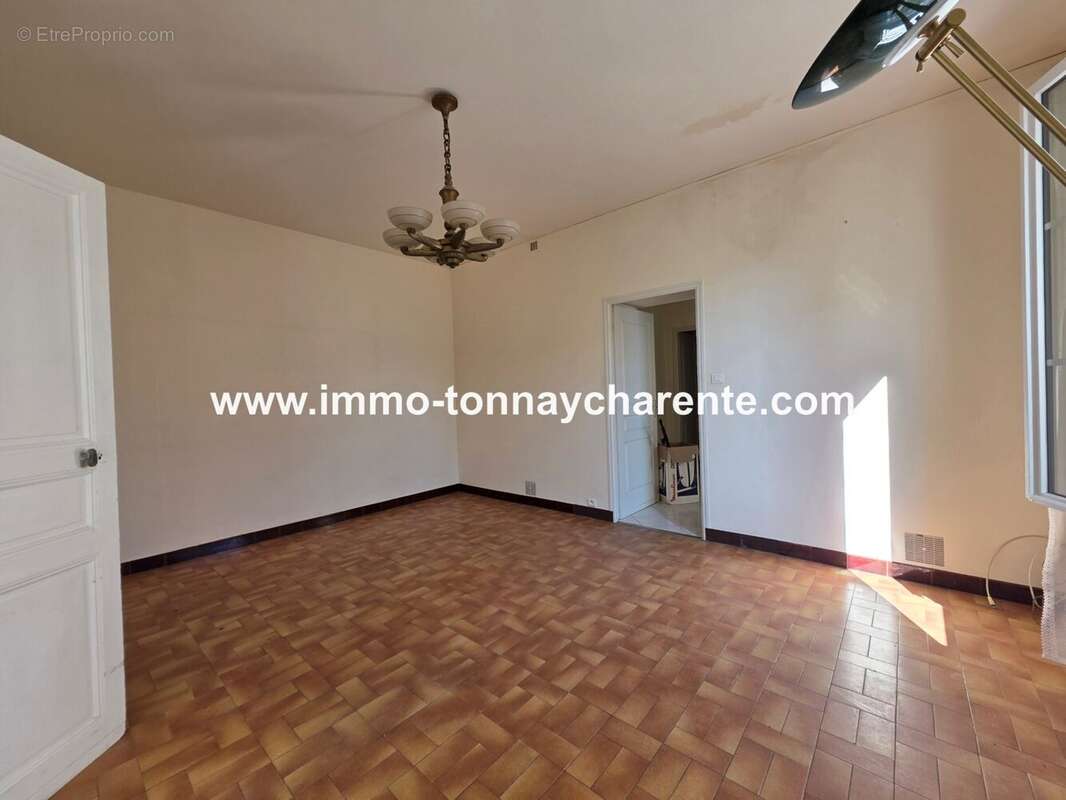 Maison à TONNAY-CHARENTE