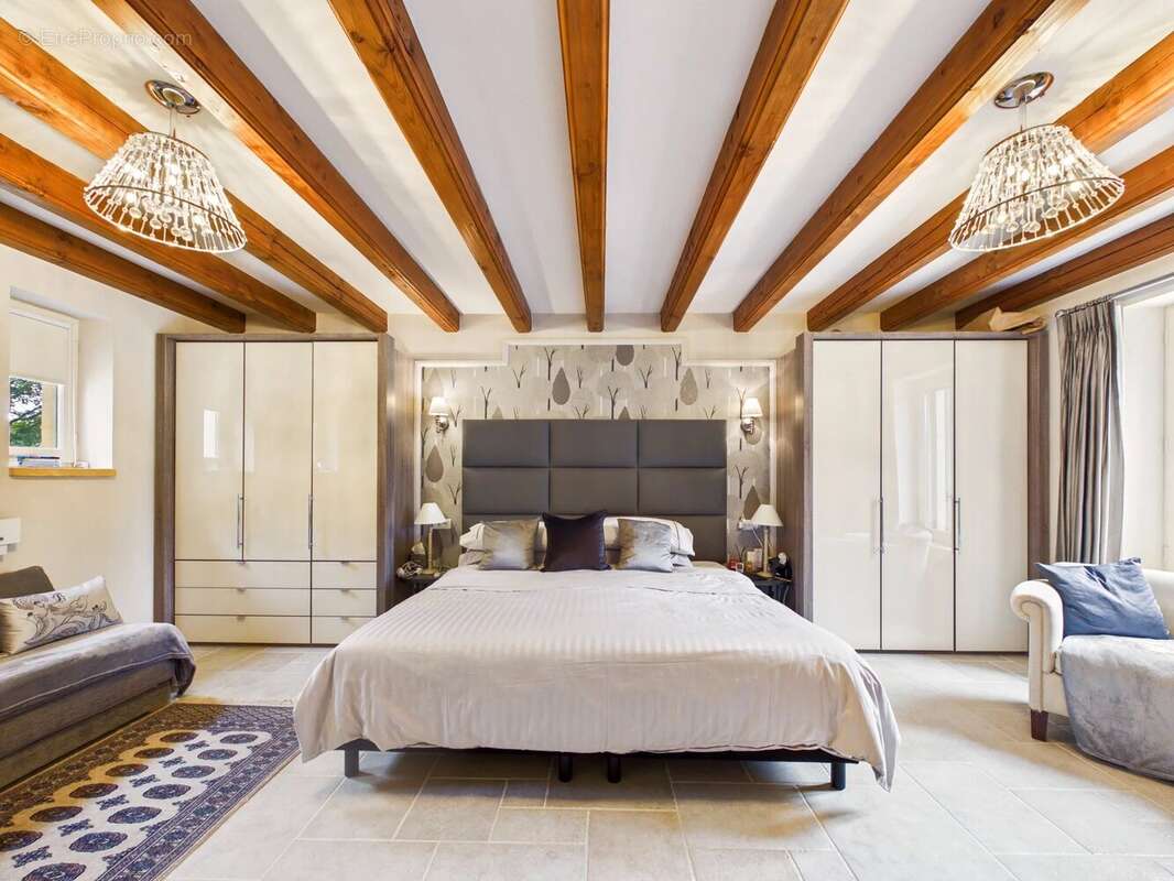 Élégante Résidence en Pierre avec Vues Panoramiques et Espaces de Vie Modulables - photo 7