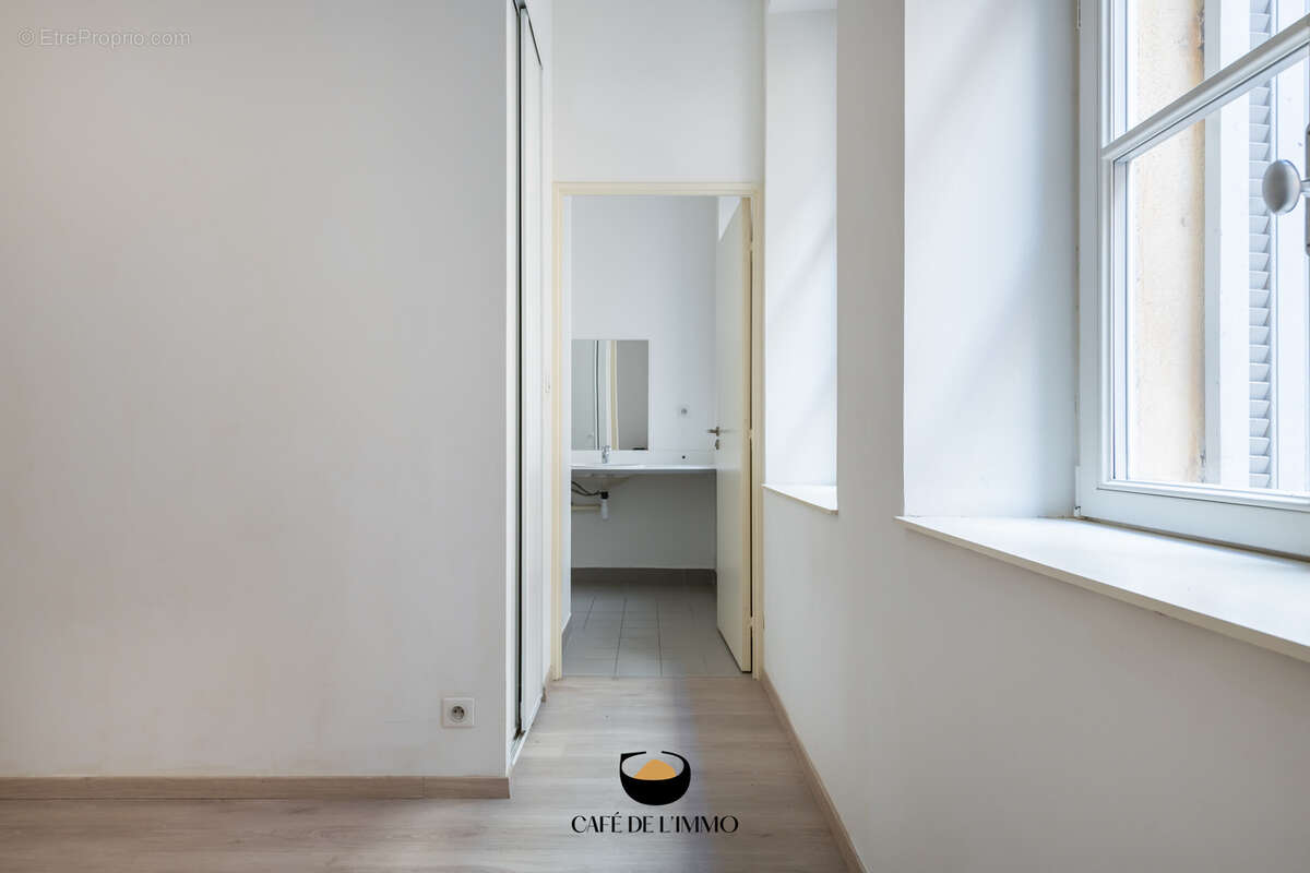 Appartement à MARSEILLE-2E