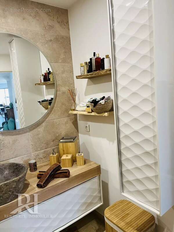 Appartement à MANDELIEU-LA-NAPOULE