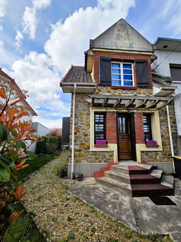 Maison à JUVISY-SUR-ORGE
