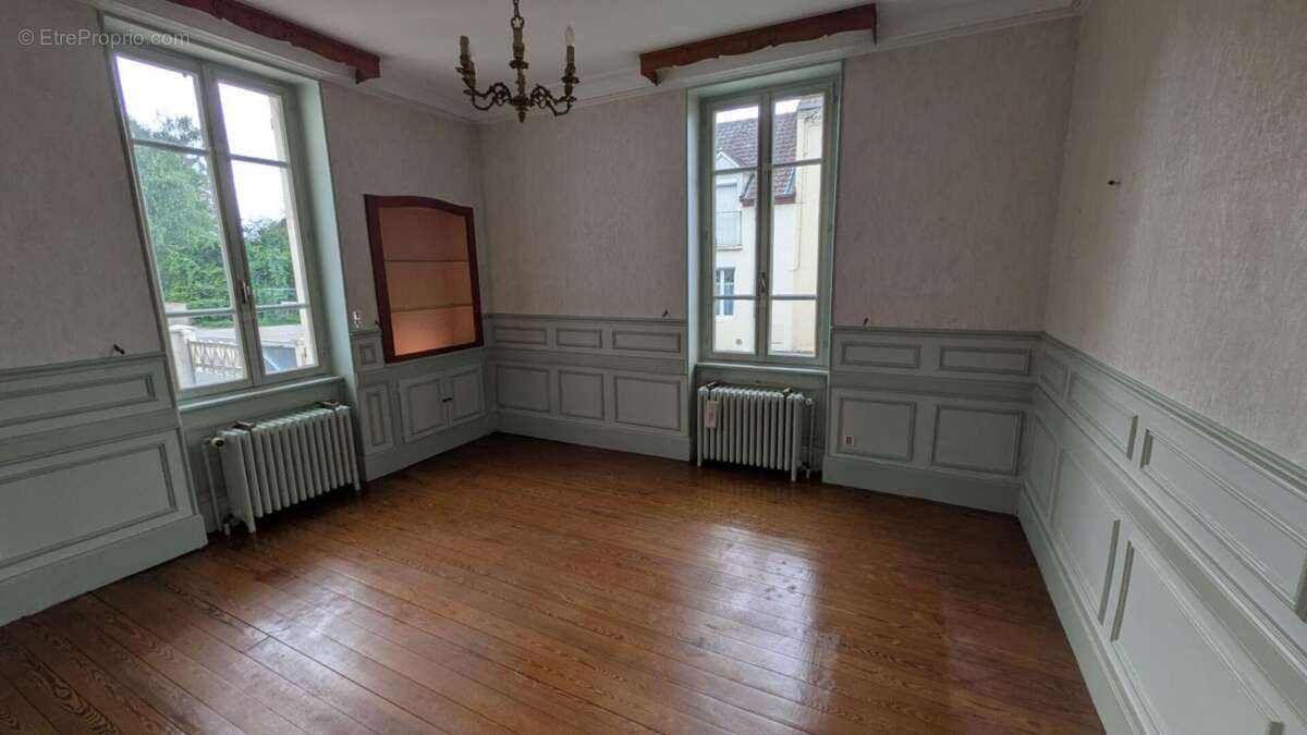 Maison à VARENNES-SUR-ALLIER