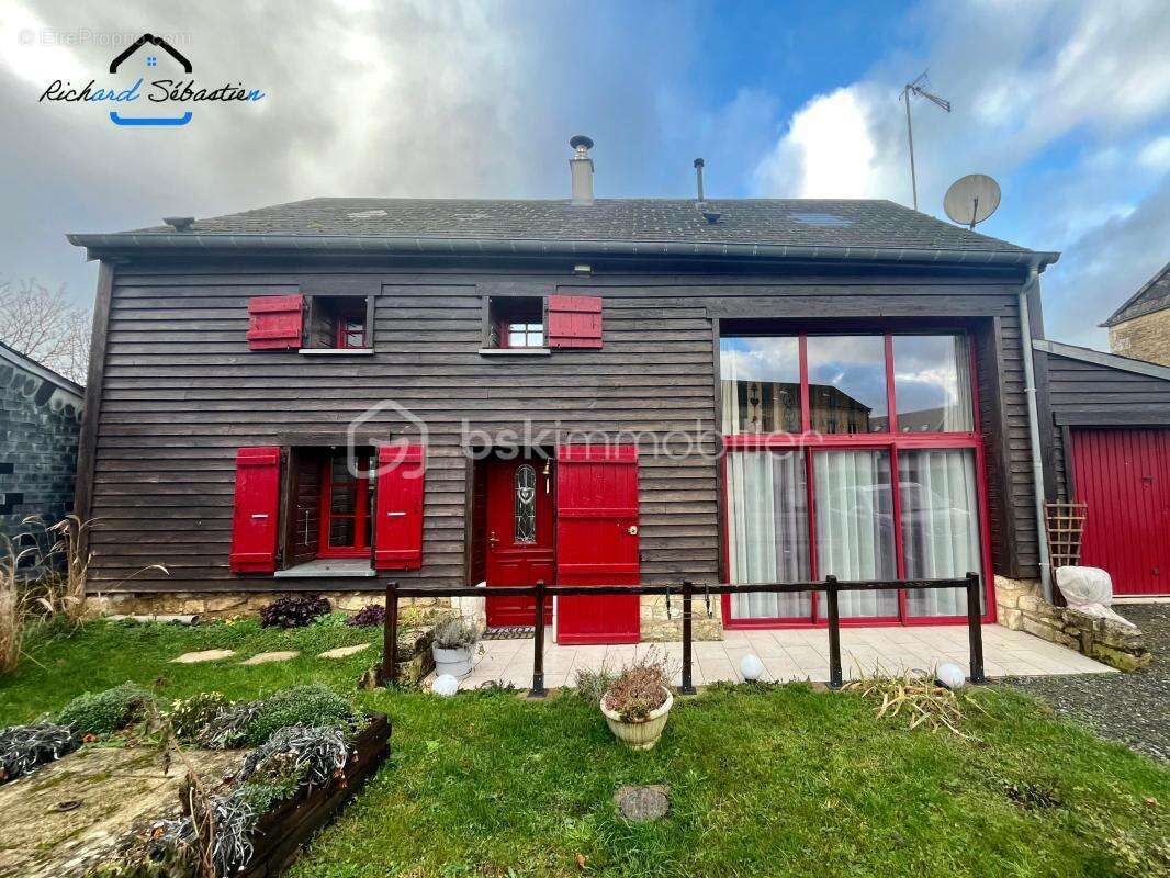 Maison à LAUNOIS-SUR-VENCE