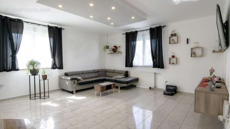 RANTZWILLER (68) : à vendre maison familiale 8 pièces avec jardin et piscine - photo 4