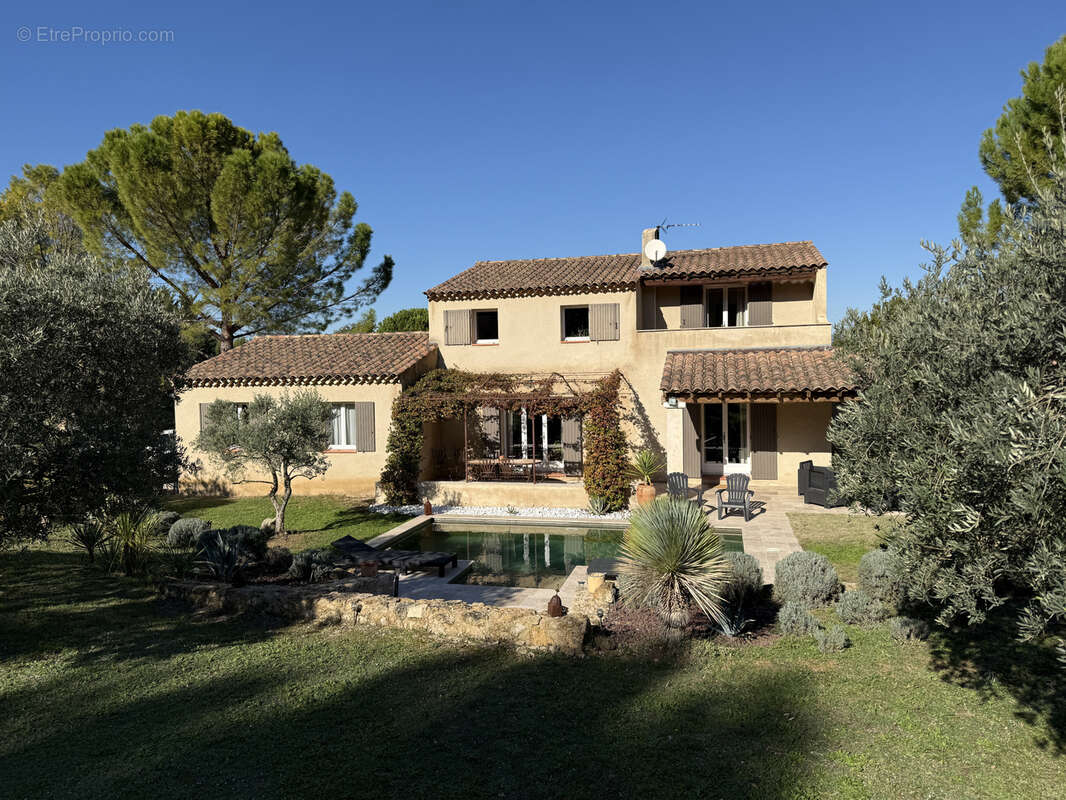 Maison à MEYRARGUES