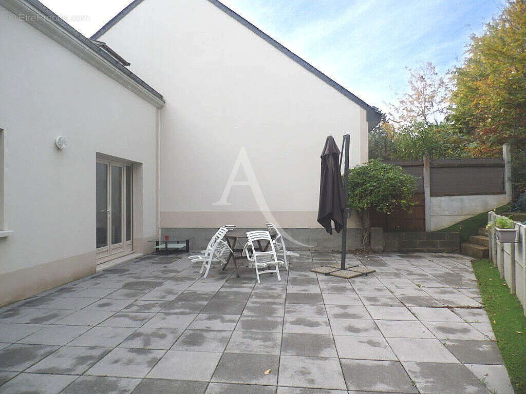 Maison à BRISSAC-QUINCE