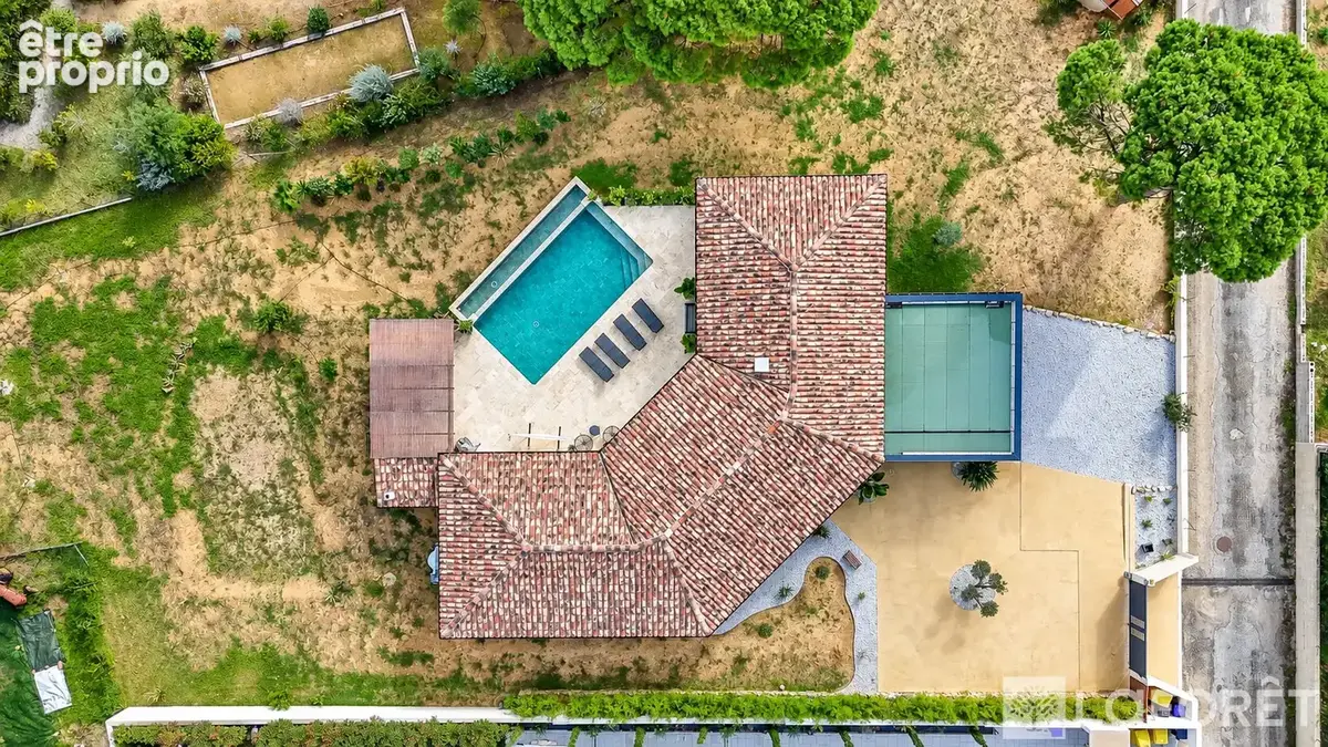 CALVI Élégante villa contemporaine de plain-pied avec piscine à débordement - photo 2