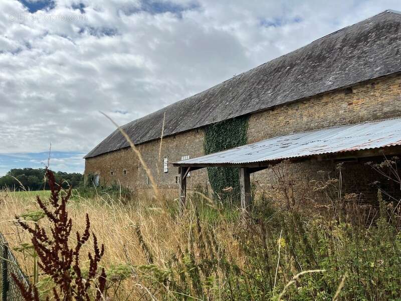 Maison à AUNAY-SUR-ODON