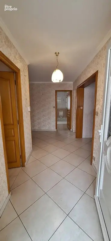 Maison 160m2, 3 chambres, 4/5 chambres possible, veranda,garage sur terrain arbore 755m2 - photo 4