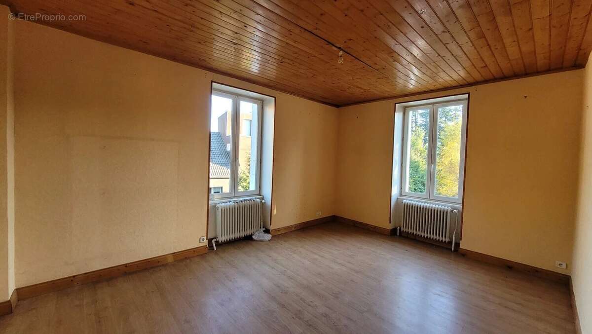 Maison à LE CHAMBON-SUR-LIGNON