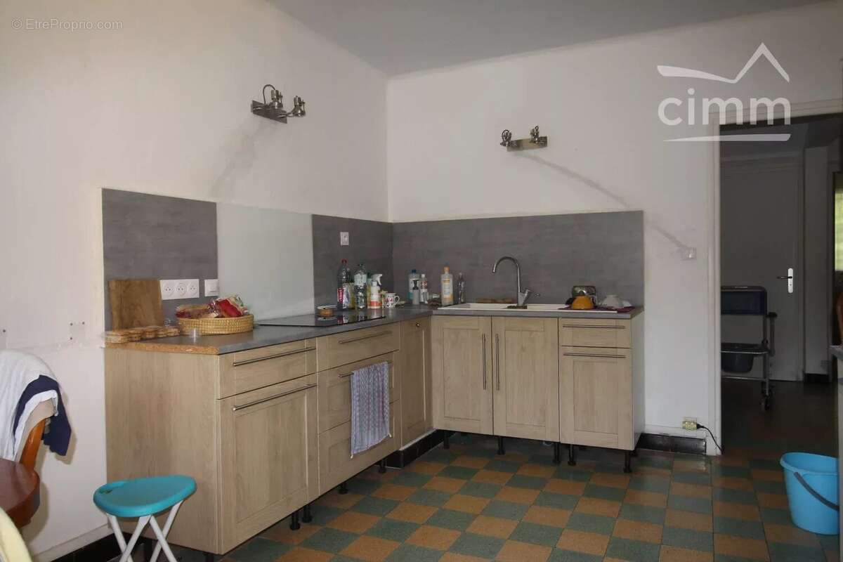 A vendre villa de 212 m² habitables avec un logement en rez de chaussée sur terrain de 5340 m² - photo 8