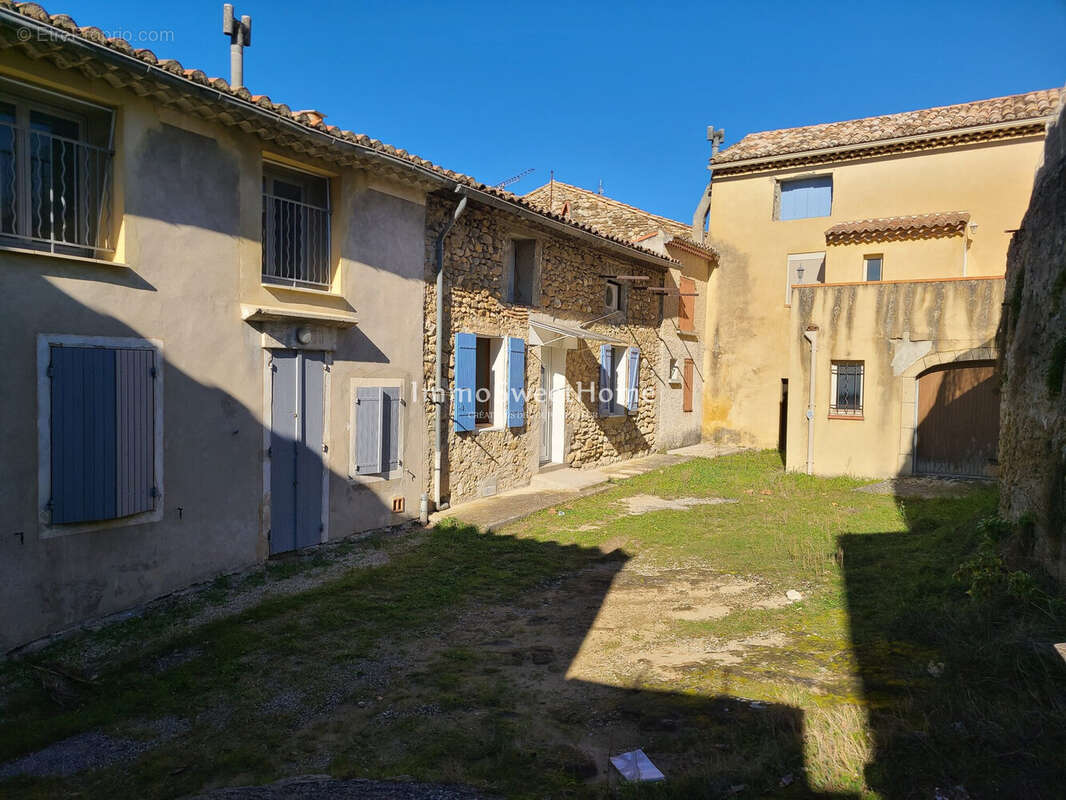 Maison à MIRABEL-AUX-BARONNIES