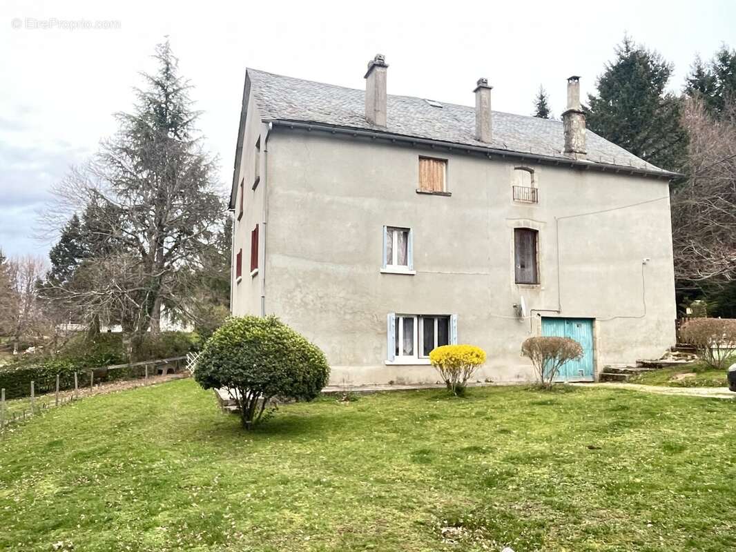 Maison à SAINT-PRIVAT