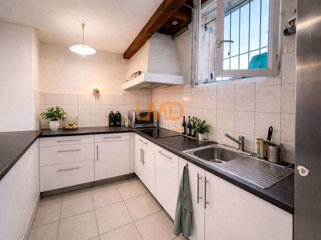 Appartement à MARSEILLE-4E
