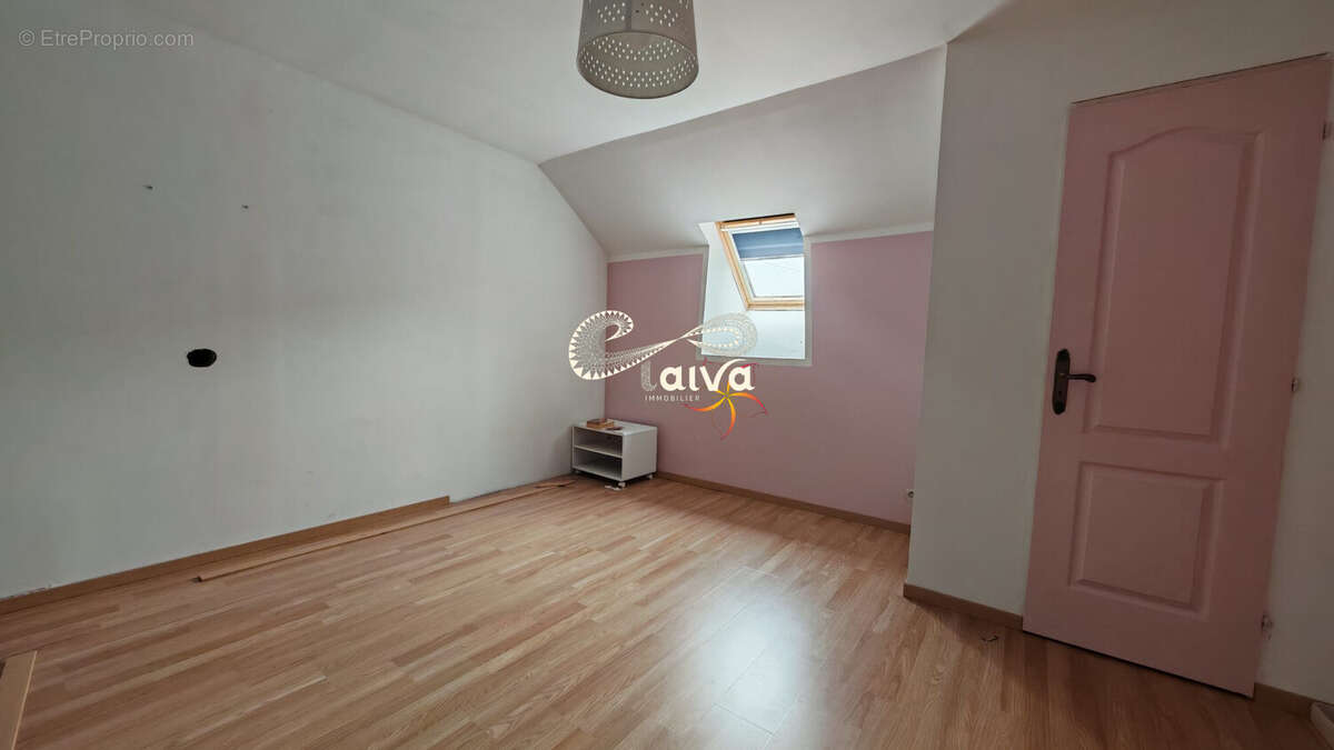 Taiva immobilier, maison de caractère à vendre, 4 chambres, grand terrain avec étang, vue dégagée, environnement calme, aucun vis à vis, secteur Dol de Bretagne- Baguer Morvan  - Maison à BAGUER-MORVAN
