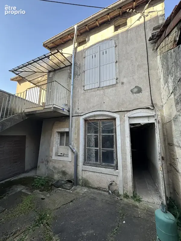 VU DEPUIS LA COUR INTERIEUR