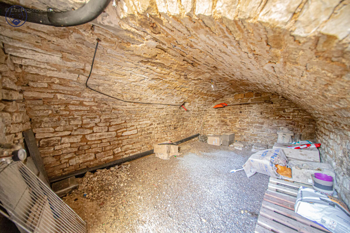 Maison à GONDRECOURT-LE-CHATEAU