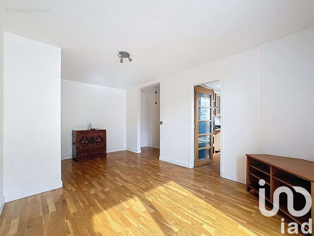 Photo 2 - Appartement à PARIS-18E