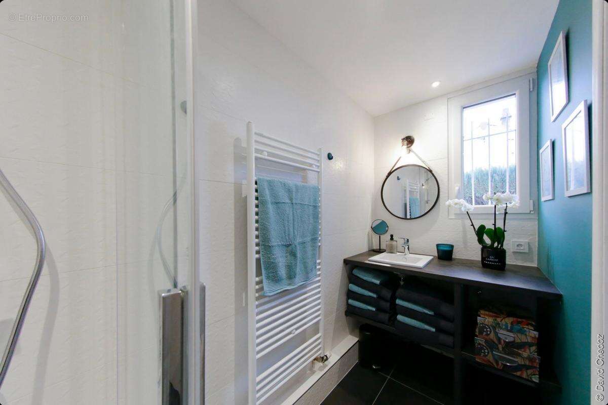 Maison 3 chambres rénovée – Garage, jardin, sous-sol, et combles aménageables - photo 17