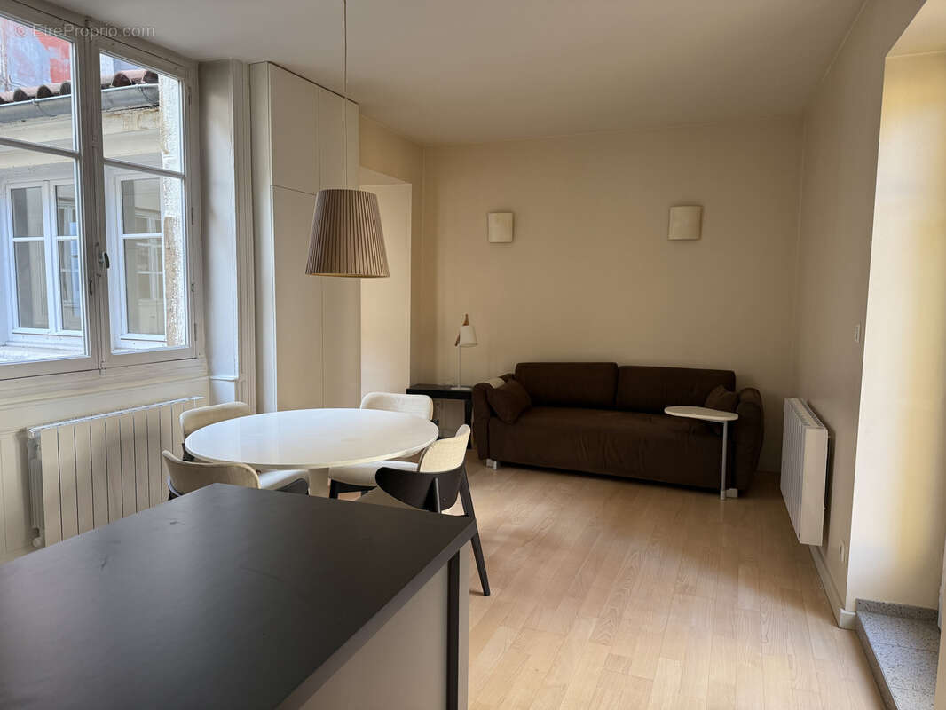 Appartement à SAINT-ETIENNE