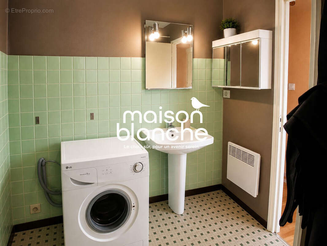 Appartement 28 m² à Parthenay  - photo 4