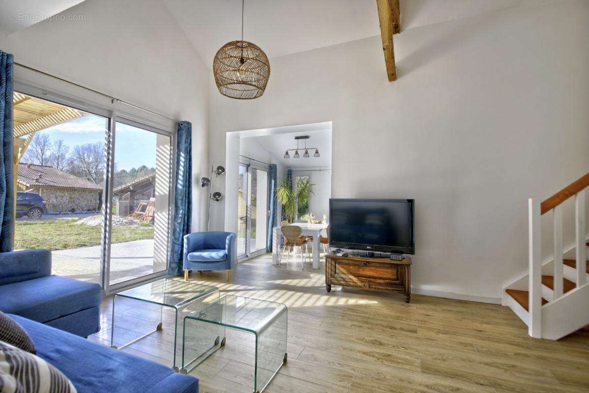 Maison 193 m² à Parentis-En-Born  - photo 2