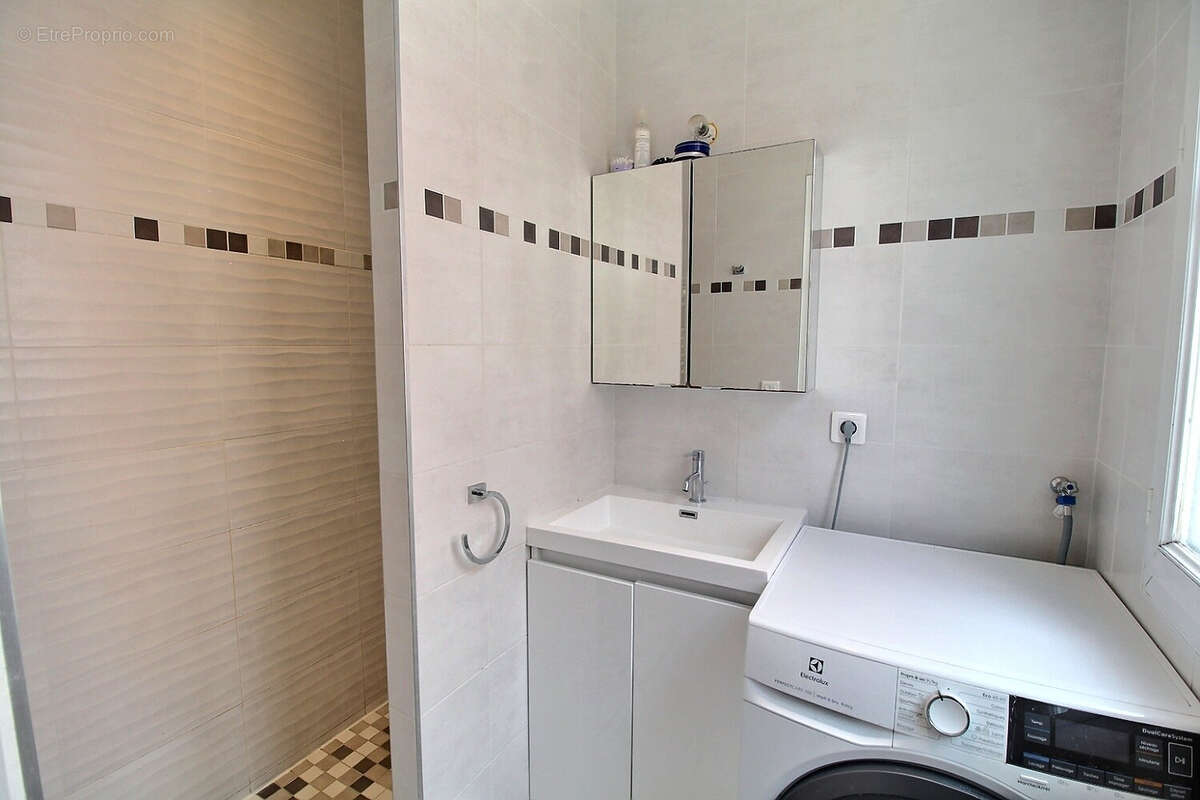 Appartement à LA GARENNE-COLOMBES