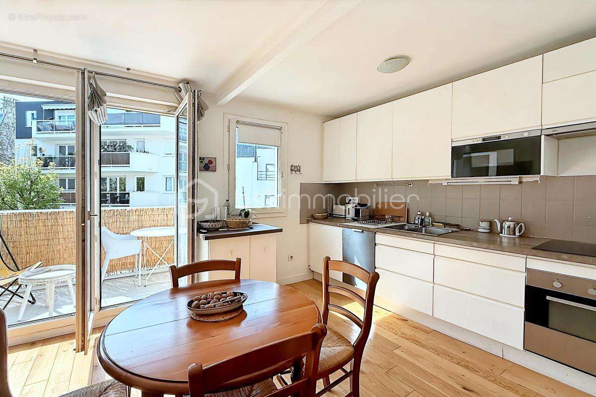 Appartement à PARIS-19E
