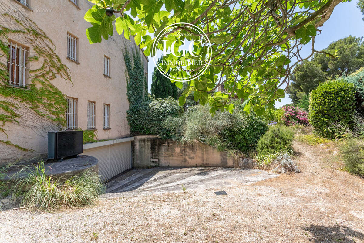 Propriété de caractère avec vue mer  320 m² Terrain de 1 400 m²  Secteur Barqueroute - photo 7