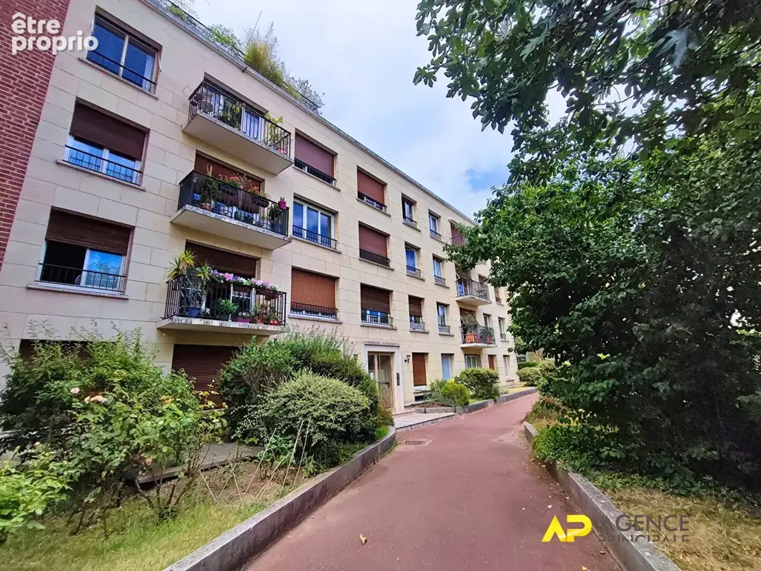 Appartement à LA GARENNE-COLOMBES