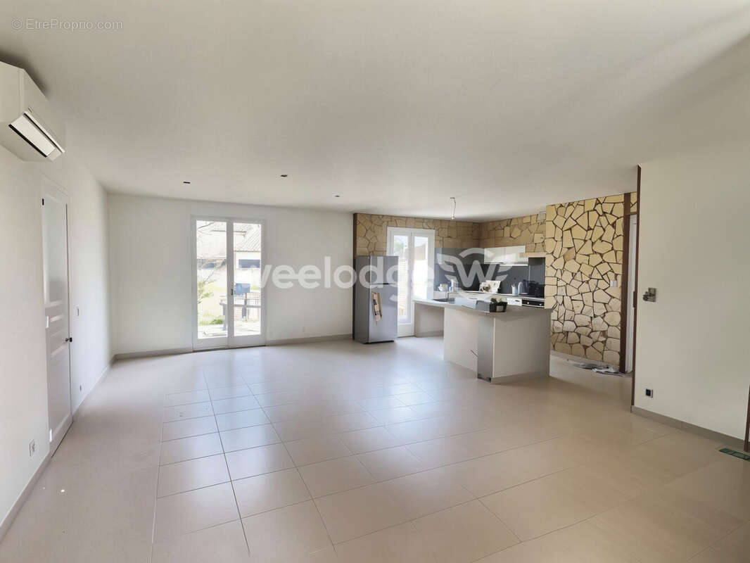 Maison à SAINT-MARTIN-DE-CRAU