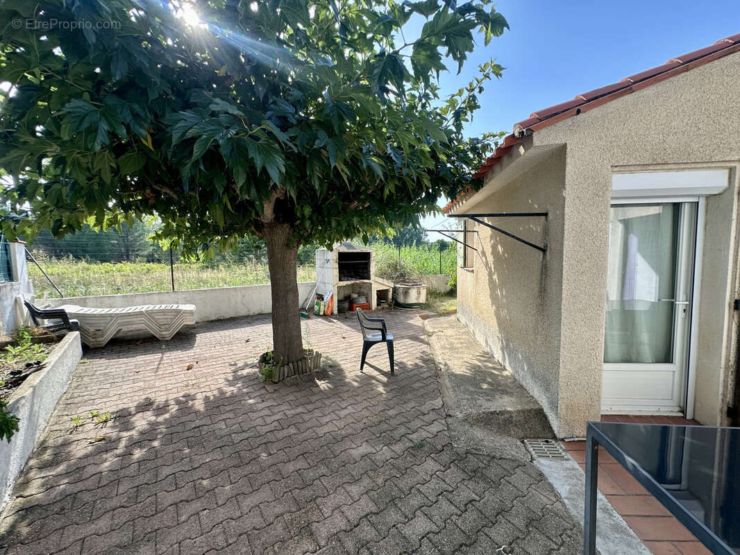 Maison à VILLEMOLAQUE