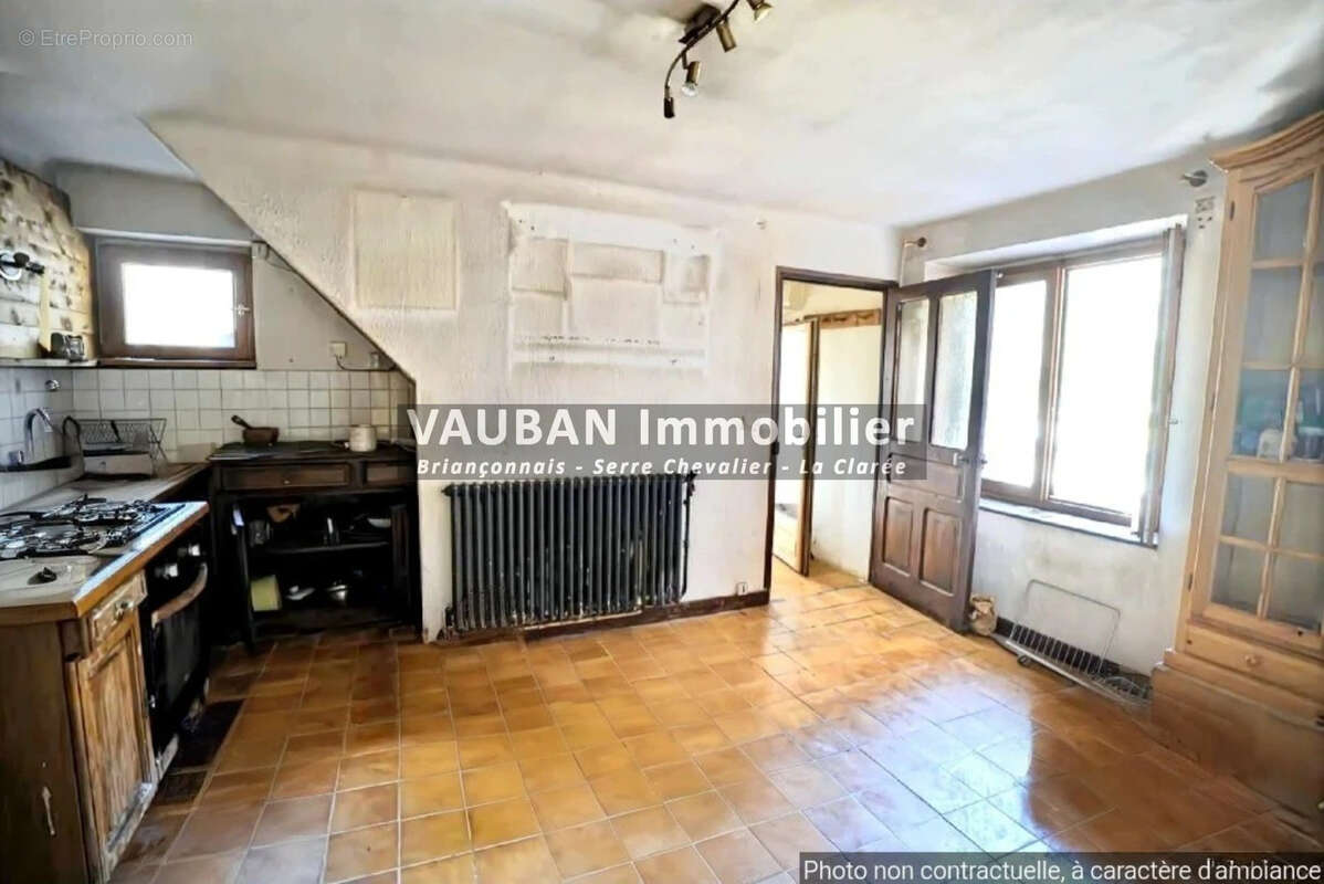 Appartement type 4 avec dépendances Centre village - photo 5