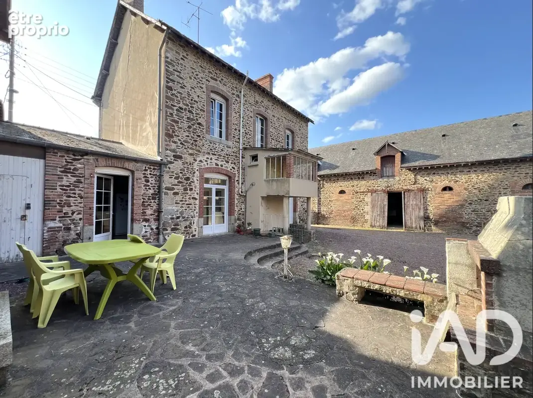 Photo 1 - Maison à MONTSURS