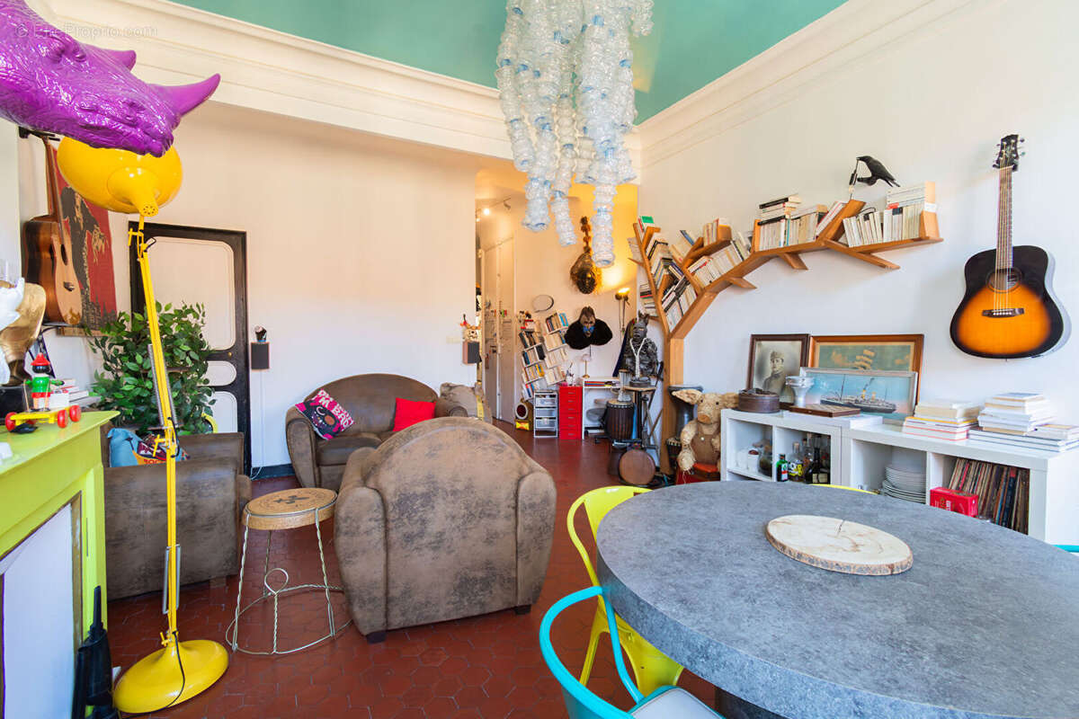 Appartement à MARSEILLE-2E