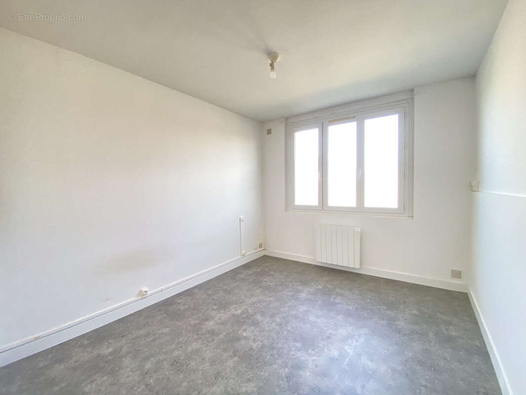 Maison à VILLEBERNIER