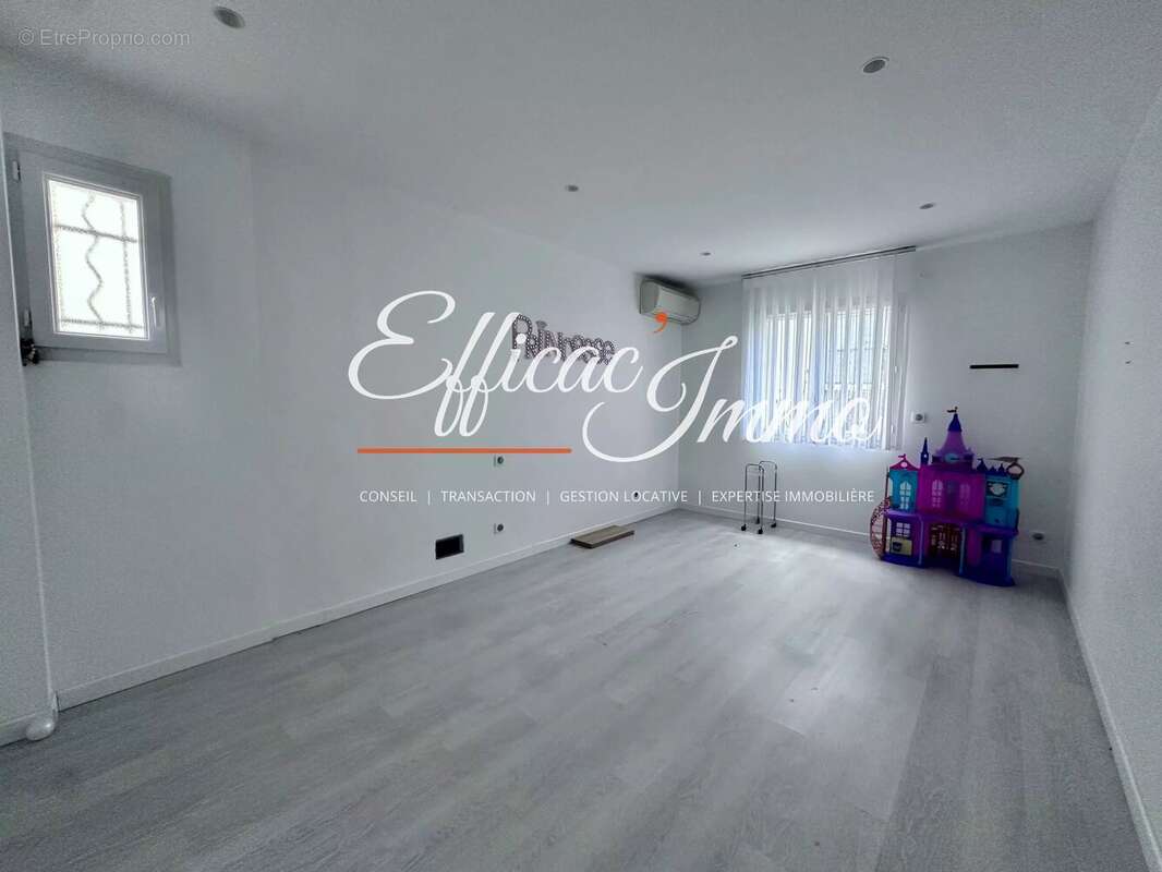 Bien à usage mixte de 154,51 m² avec garage, jardin et prestations haut de gamme - photo 8