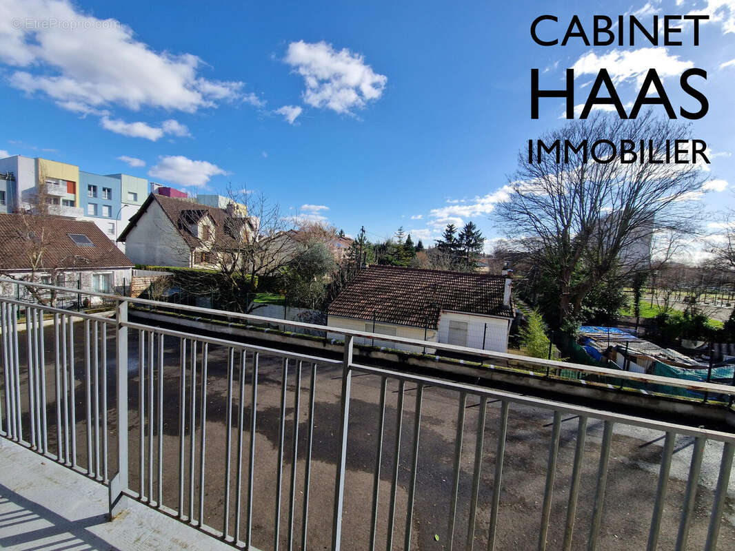 Vue - Appartement à IVRY-SUR-SEINE