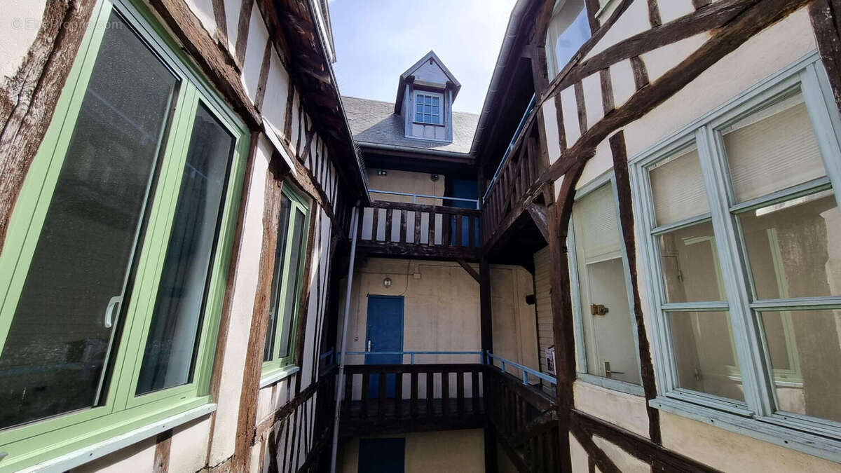 Appartement T2 49.53 M2 à Rouen - Place de Parking Sécurisé - photo 6