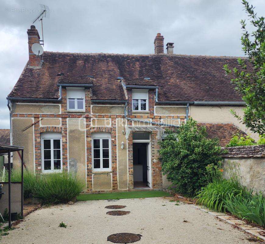 Maison à FONTAINE-LA-GAILLARDE