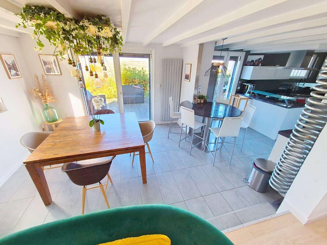 Maison à FLEURIEUX-SUR-L&#039;ARBRESLE