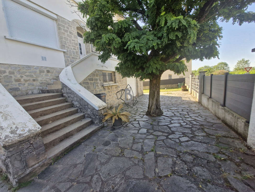 MAISON - 8 pièces - 180M2 - photo 5