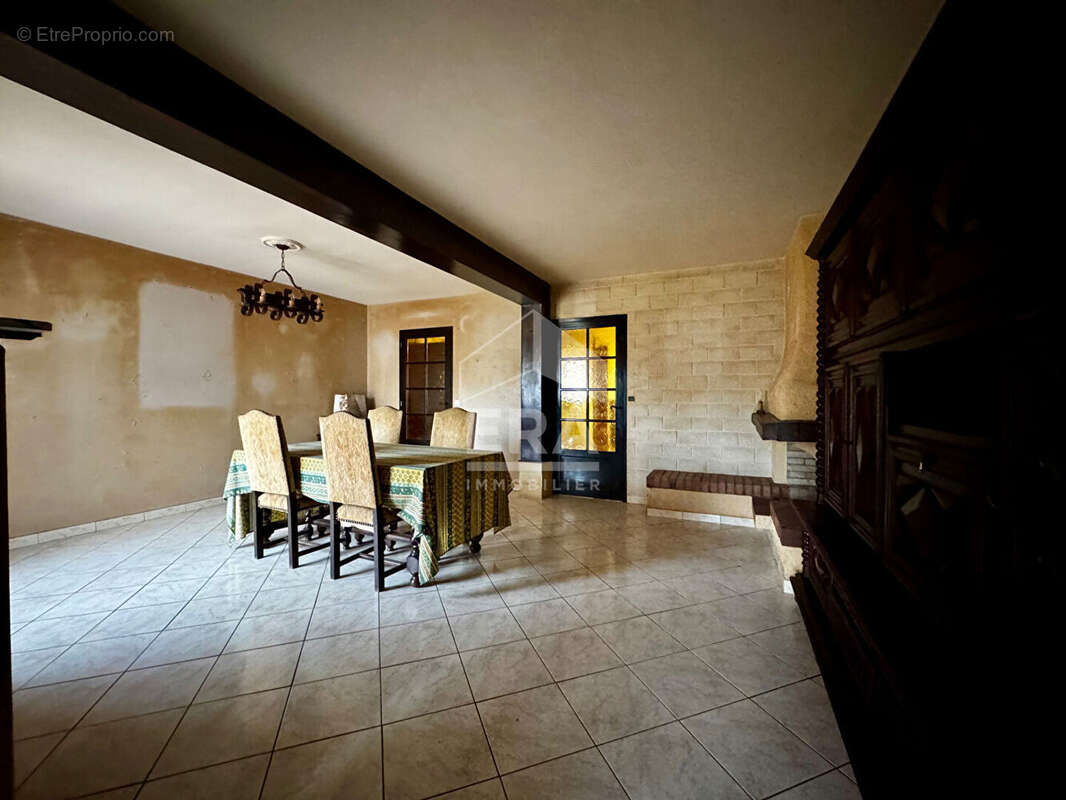 Maison à COMBS-LA-VILLE